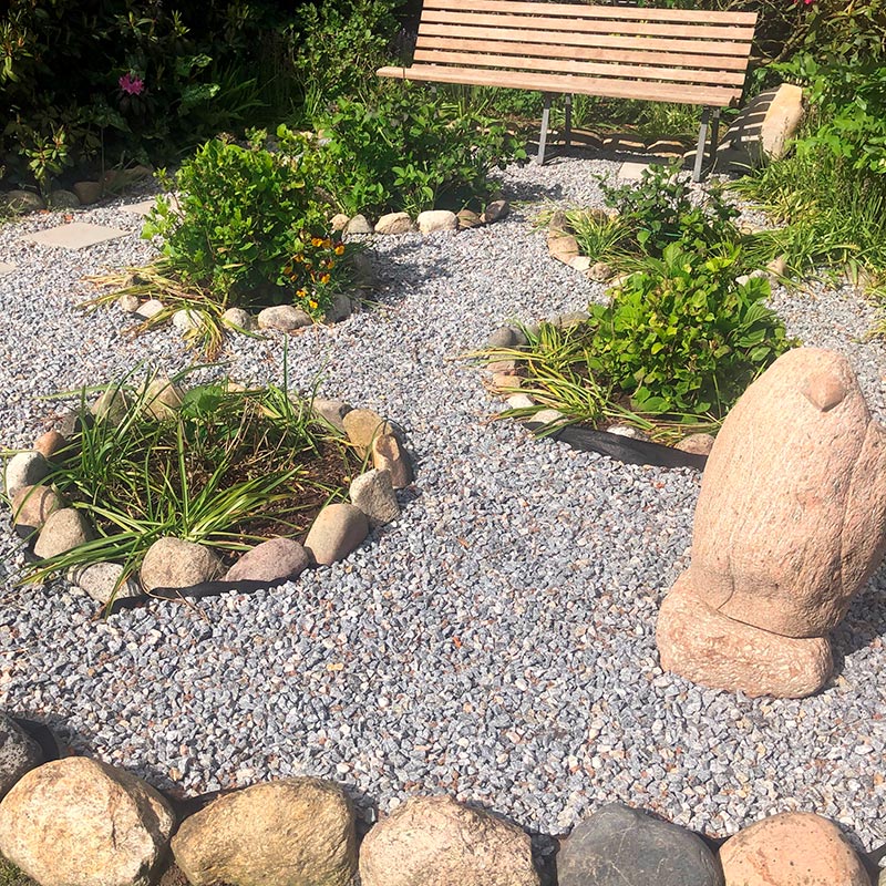 lysgrå granitskærver