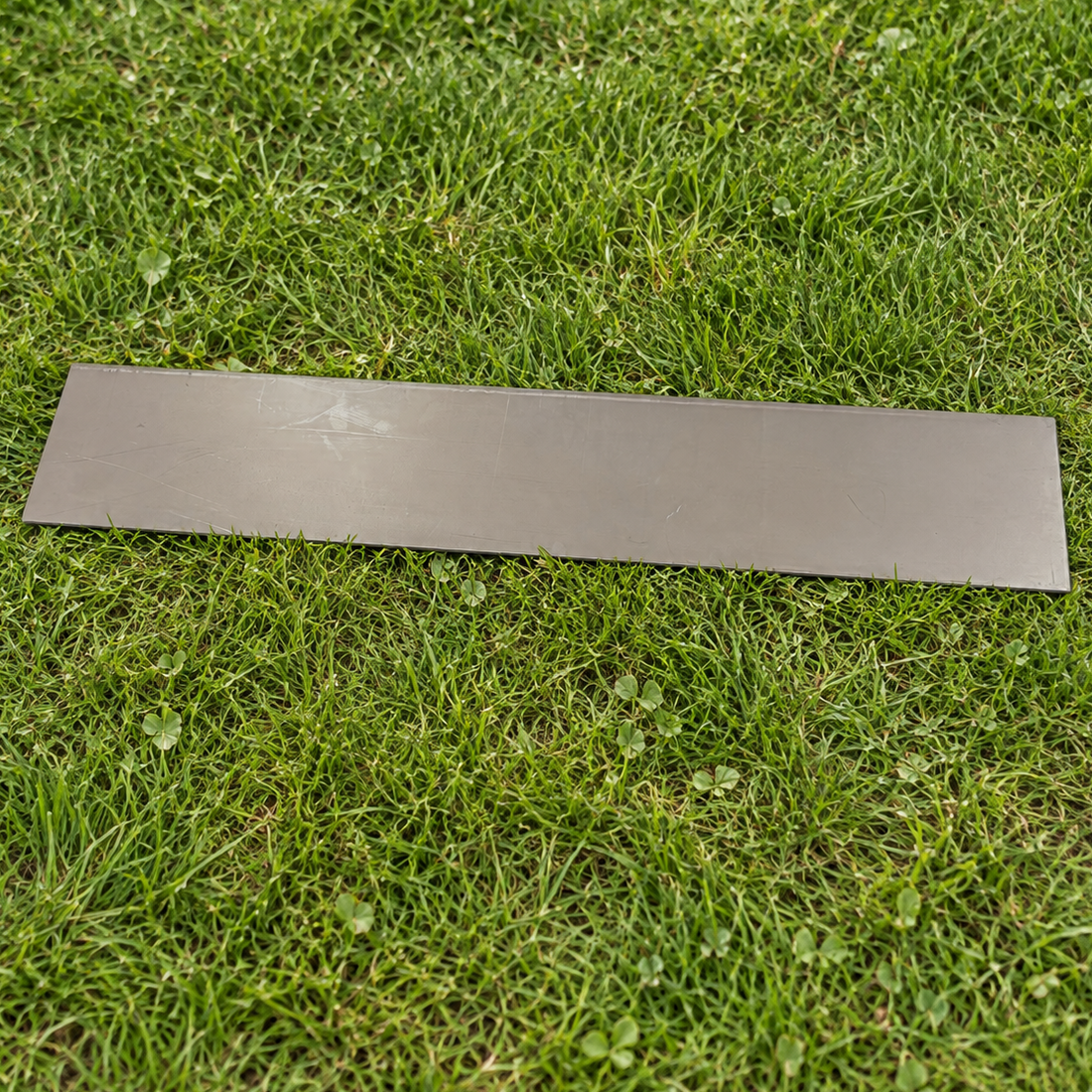 Græskant i råjern H: 24, L: 120 cm.