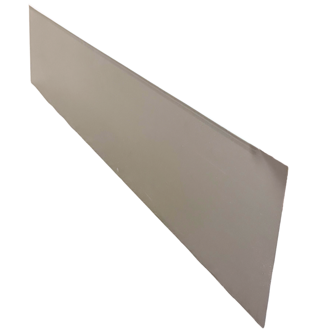 Græskant i råjern H: 24, L: 120 cm.