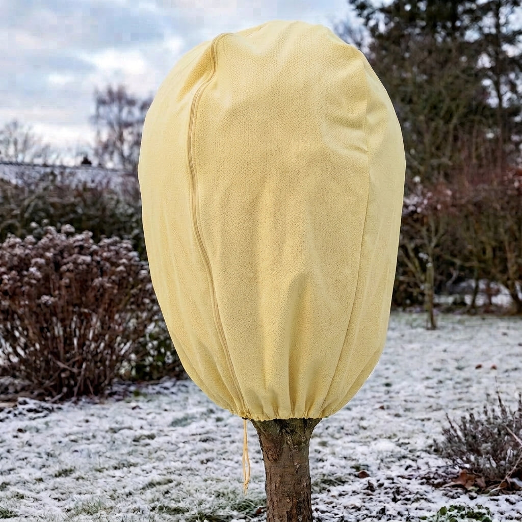 Plantecover i fleece vinterbeskyttelse 190 x 240 cm over træ